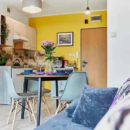 Golden Hour Apartments- Armii Krajowej 9 ชวีโนวิชแจ ภายนอก รูปภาพ