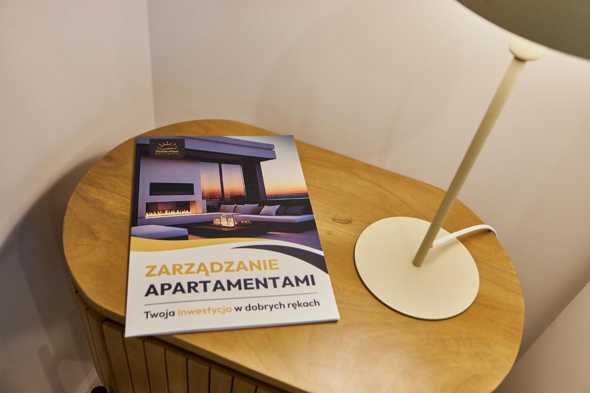 Golden Hour Apartments- Armii Krajowej 9 ชวีโนวิชแจ ภายนอก รูปภาพ